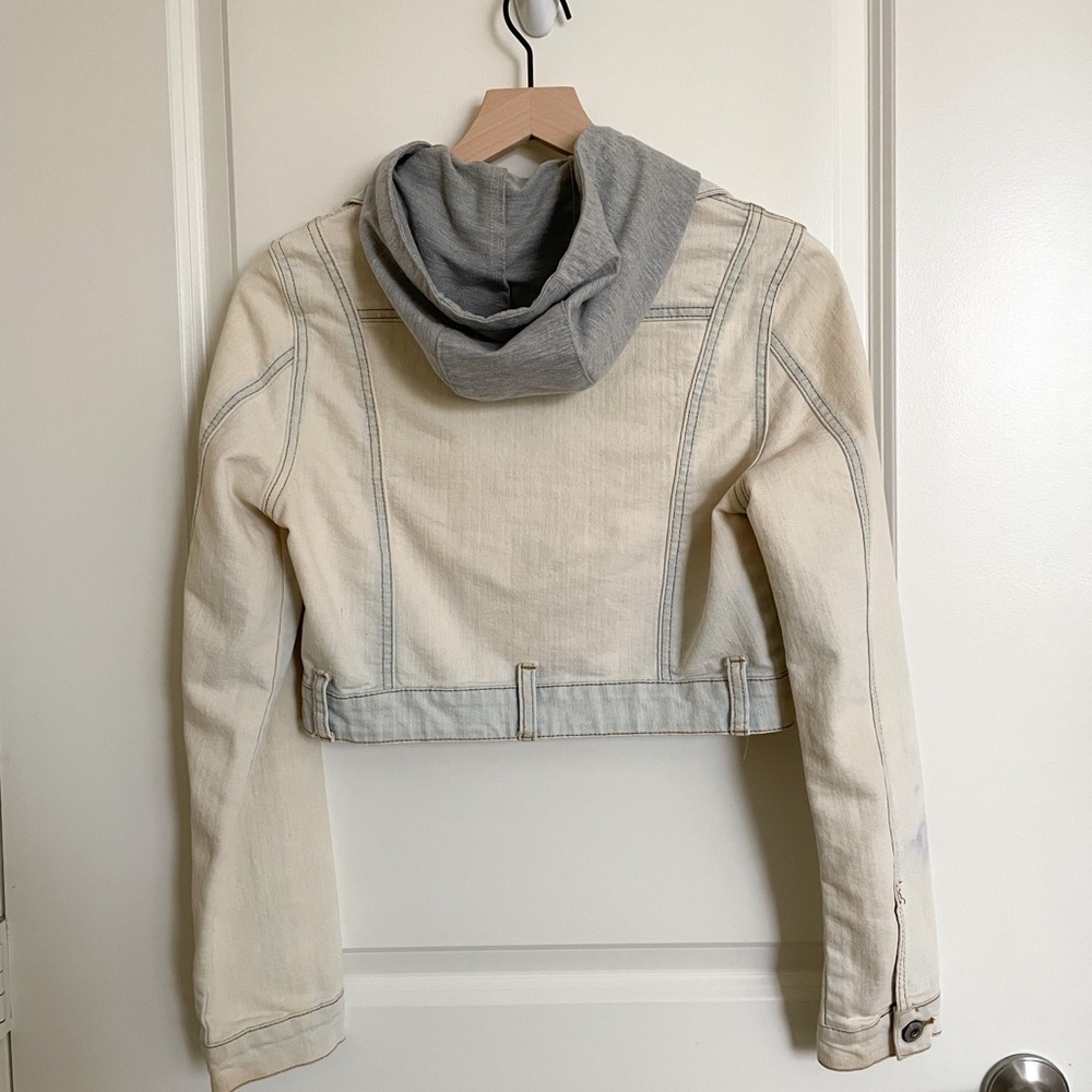 Cropped hooded jean jacket - Picture 3 of 4